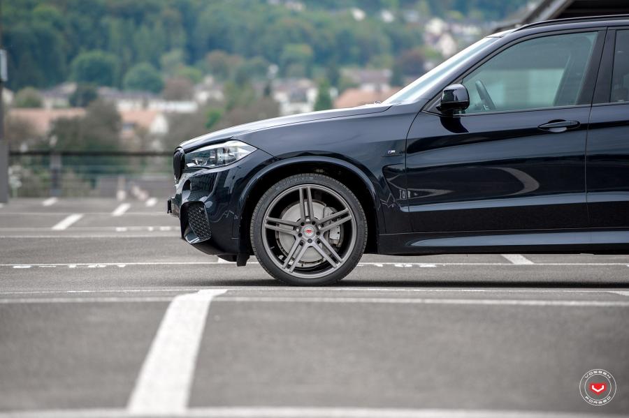  BMW X5 on Vossen Wheels (VPS-302) 2016 года  (фото 7 из 27)